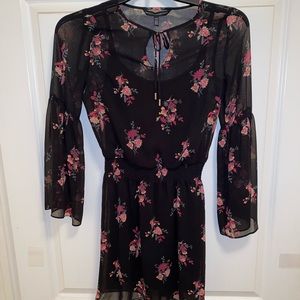 NWT 🌸White House Black Market Dress